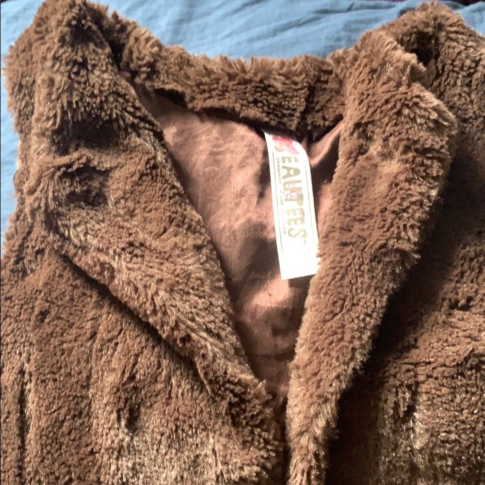 ‘Tween / girl’s brown faux sleeveless vest